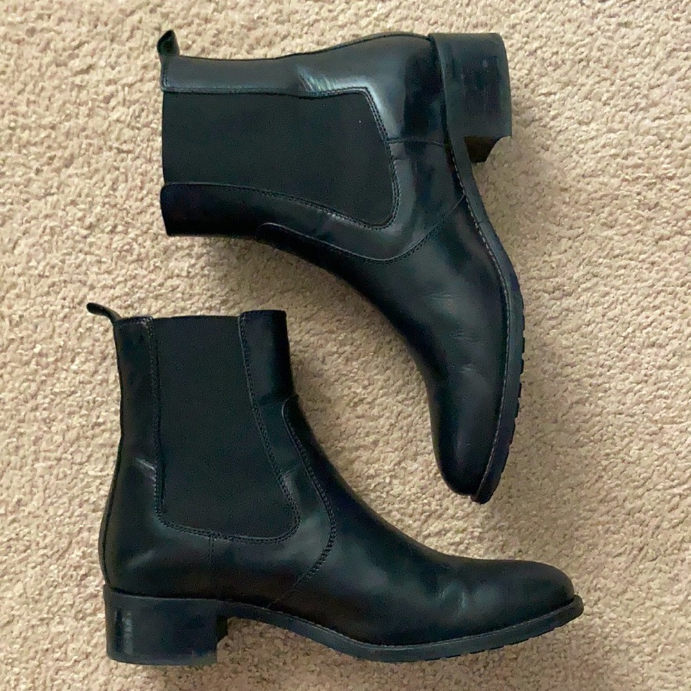 Aquatalia Chelsea Boots 7.5 🖤
